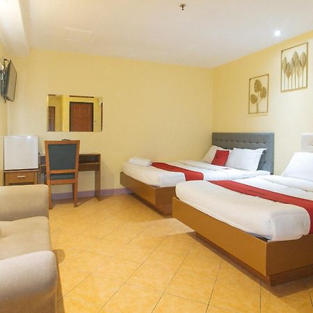Reddoorz At Comfy Inn Ermita Manila Exterior foto