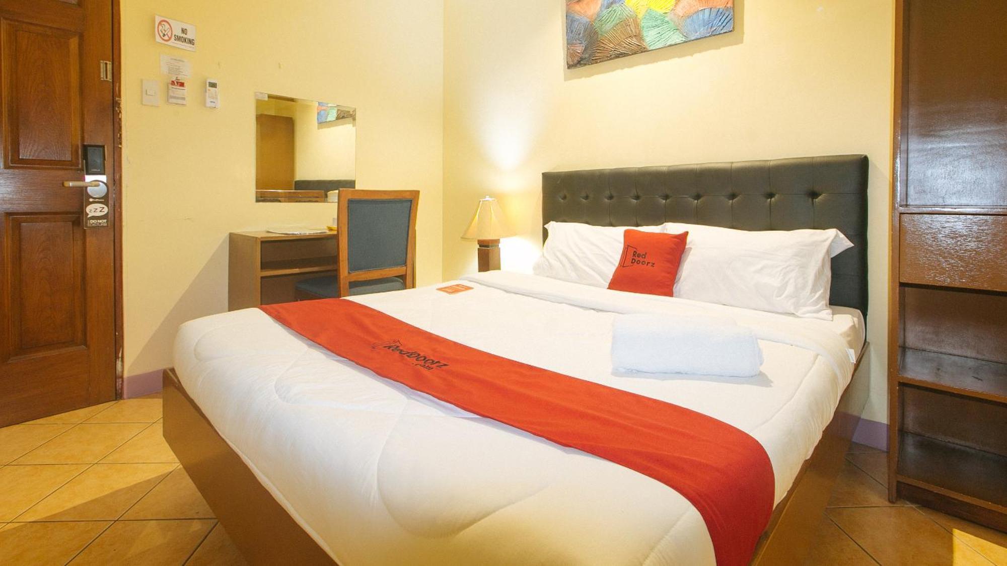 Reddoorz At Comfy Inn Ermita Manila Exterior foto