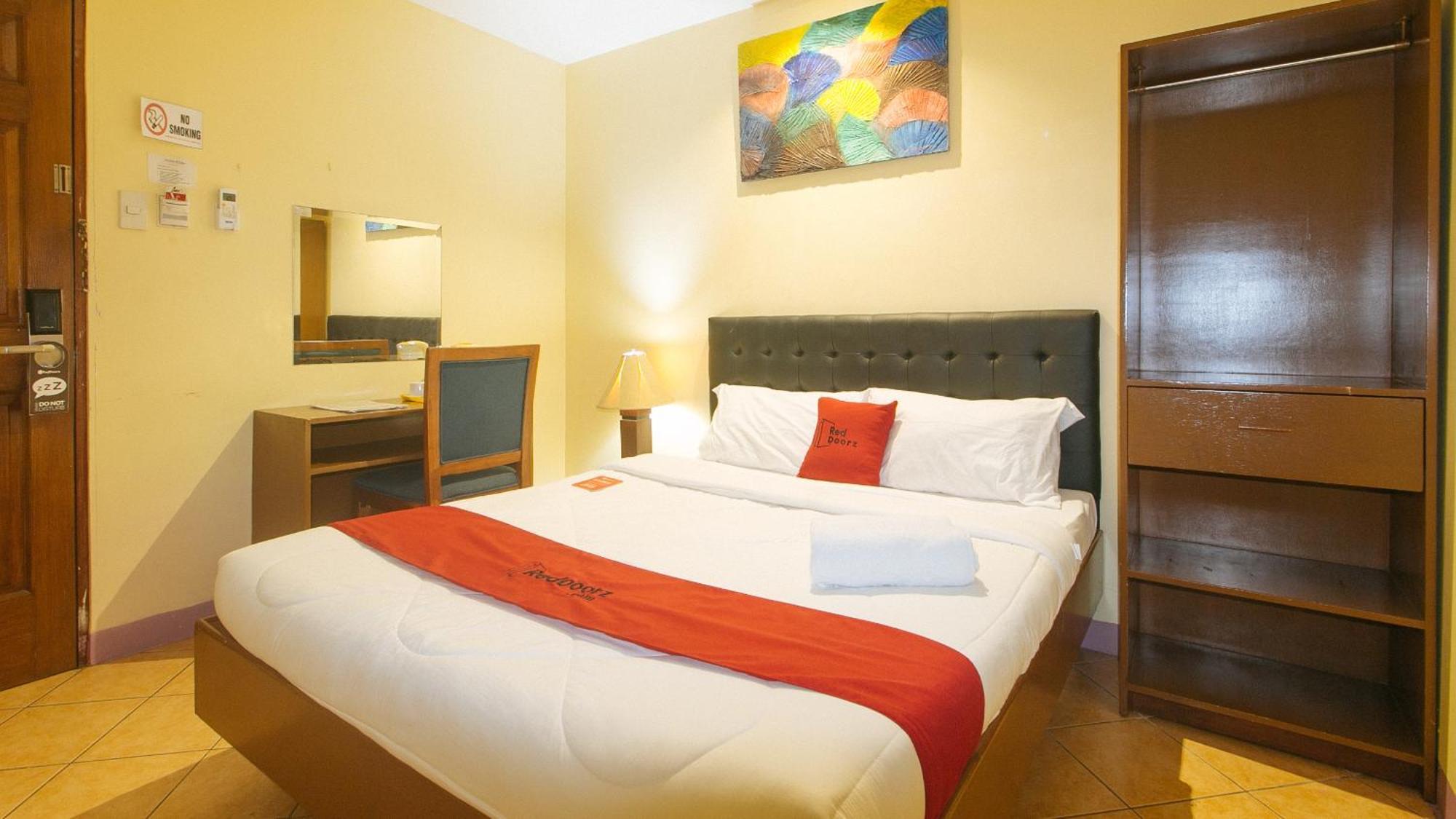 Reddoorz At Comfy Inn Ermita Manila Exterior foto