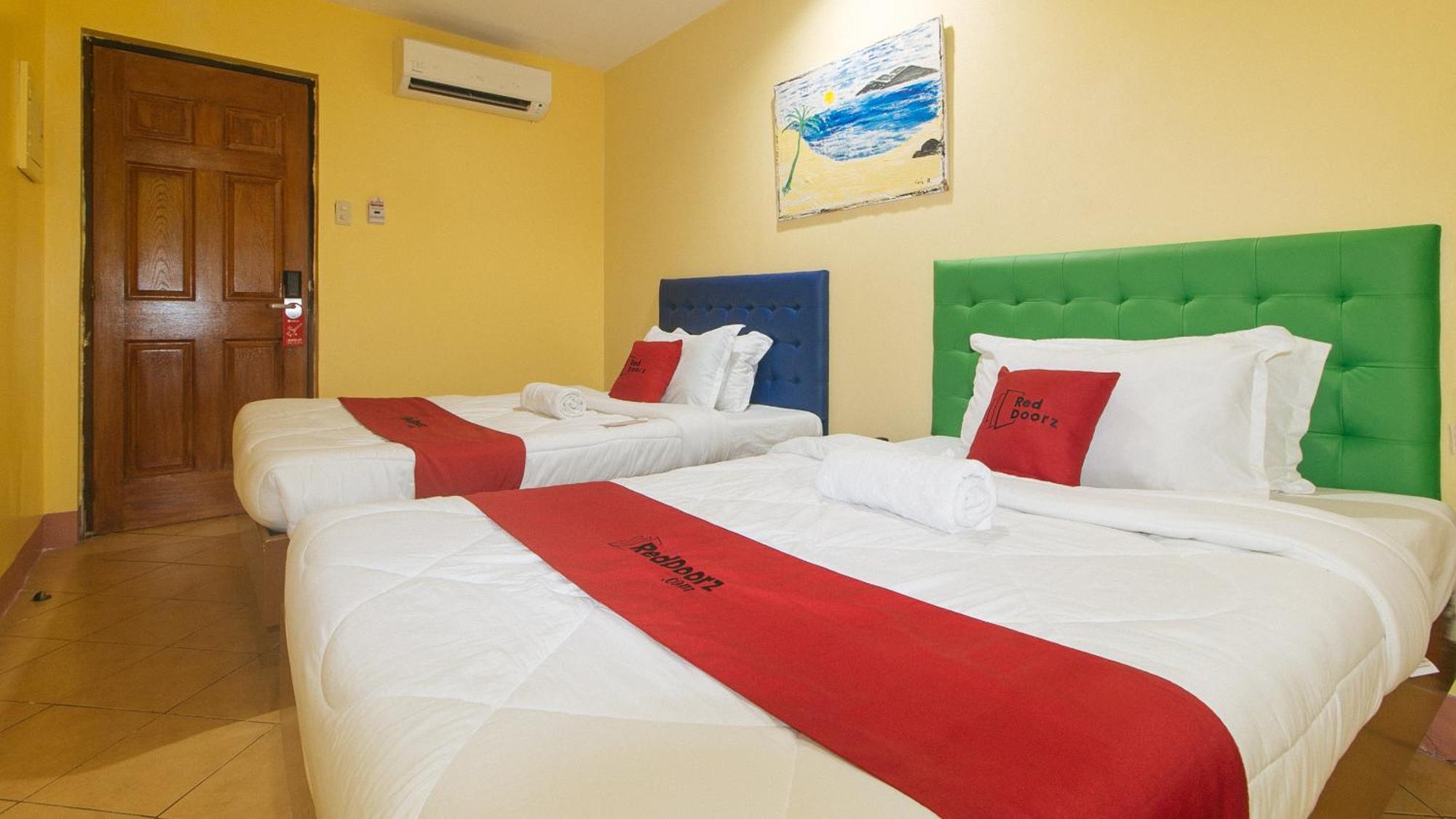 Reddoorz At Comfy Inn Ermita Manila Exterior foto