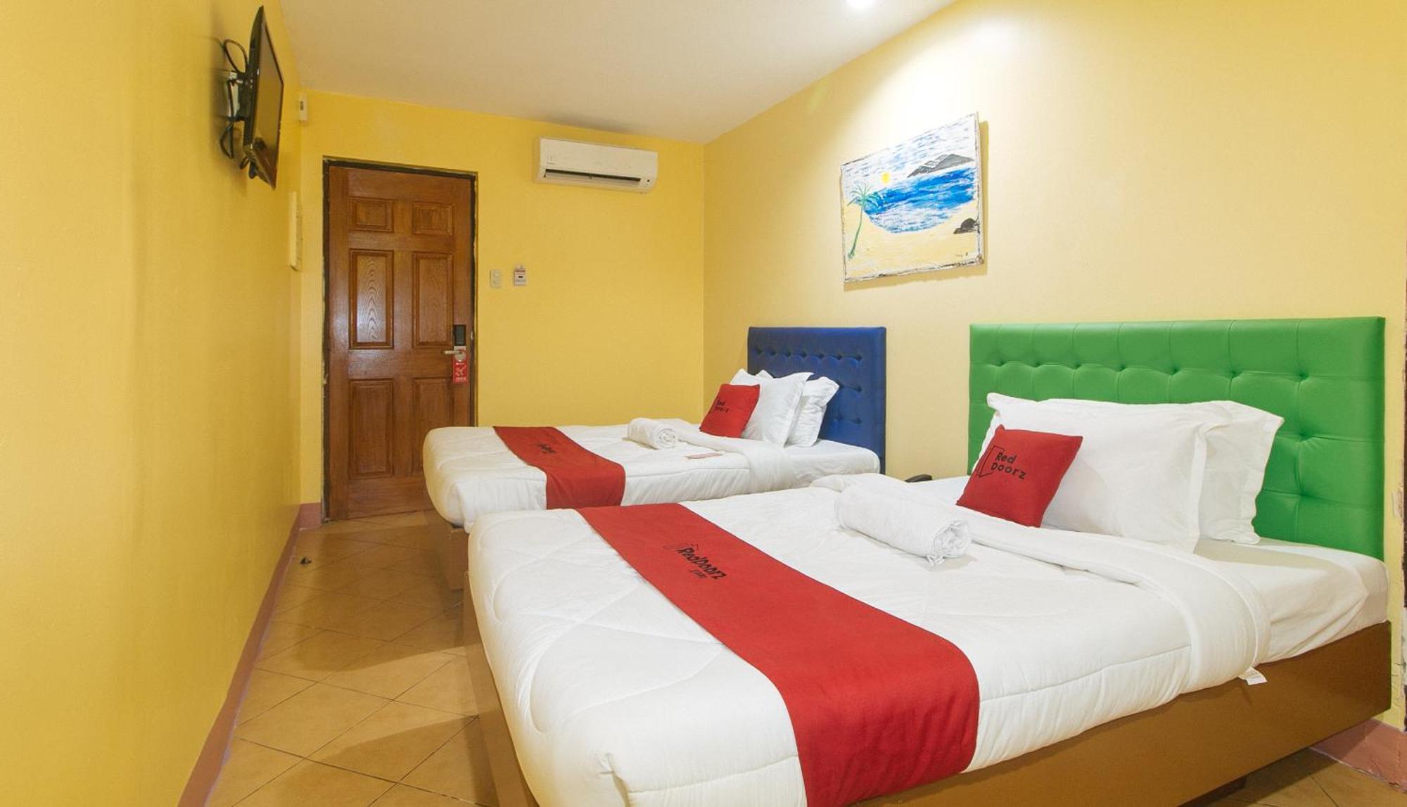Reddoorz At Comfy Inn Ermita Manila Exterior foto