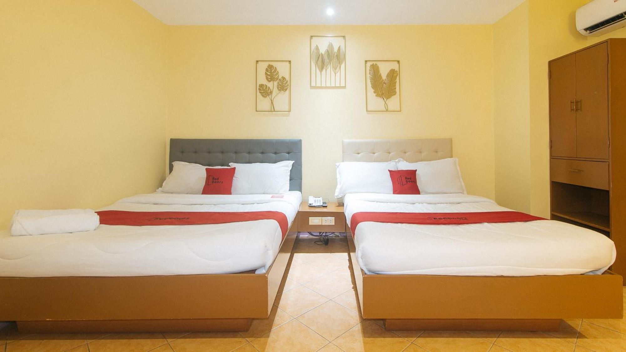 Reddoorz At Comfy Inn Ermita Manila Exterior foto