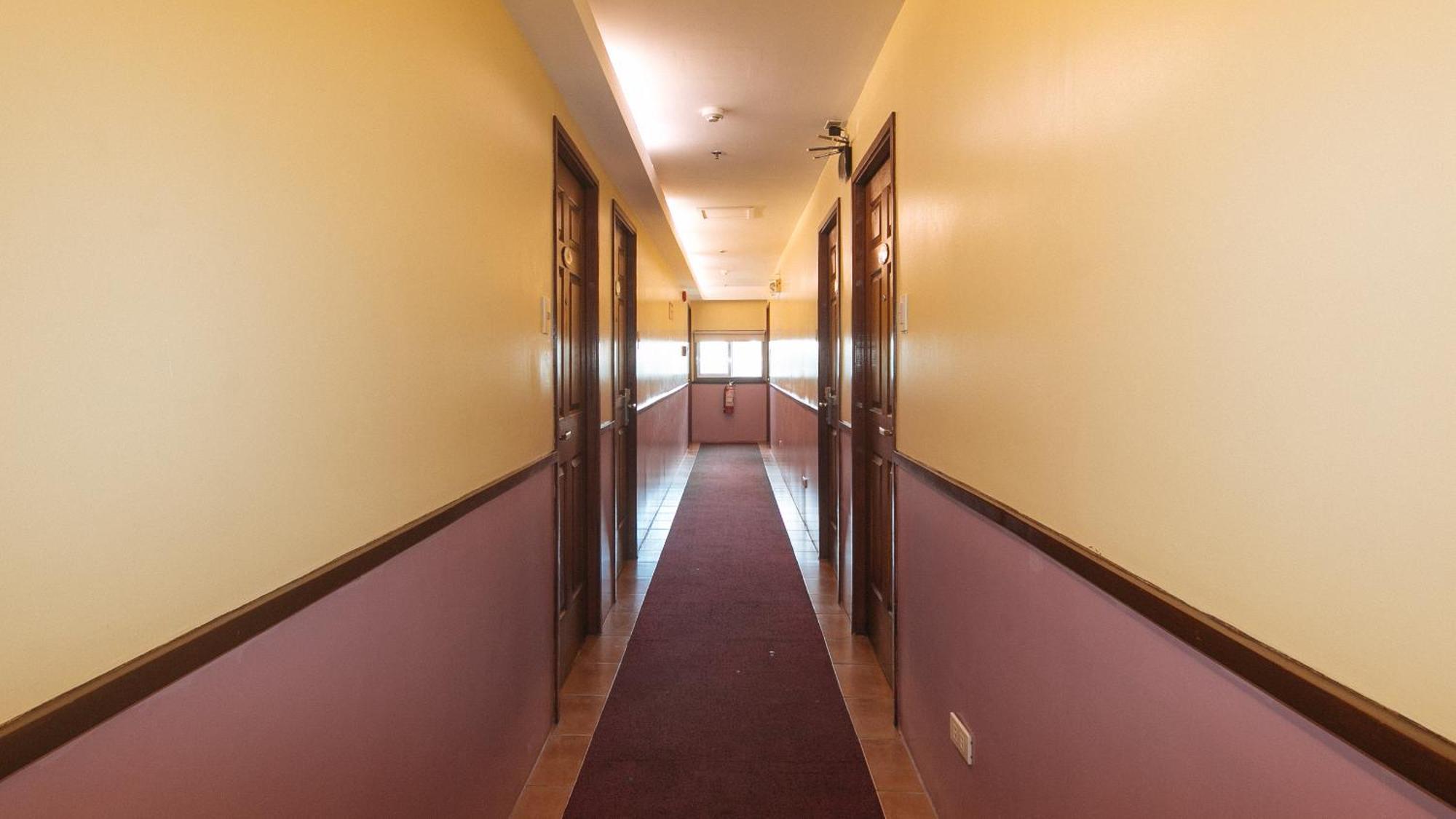 Reddoorz At Comfy Inn Ermita Manila Exterior foto
