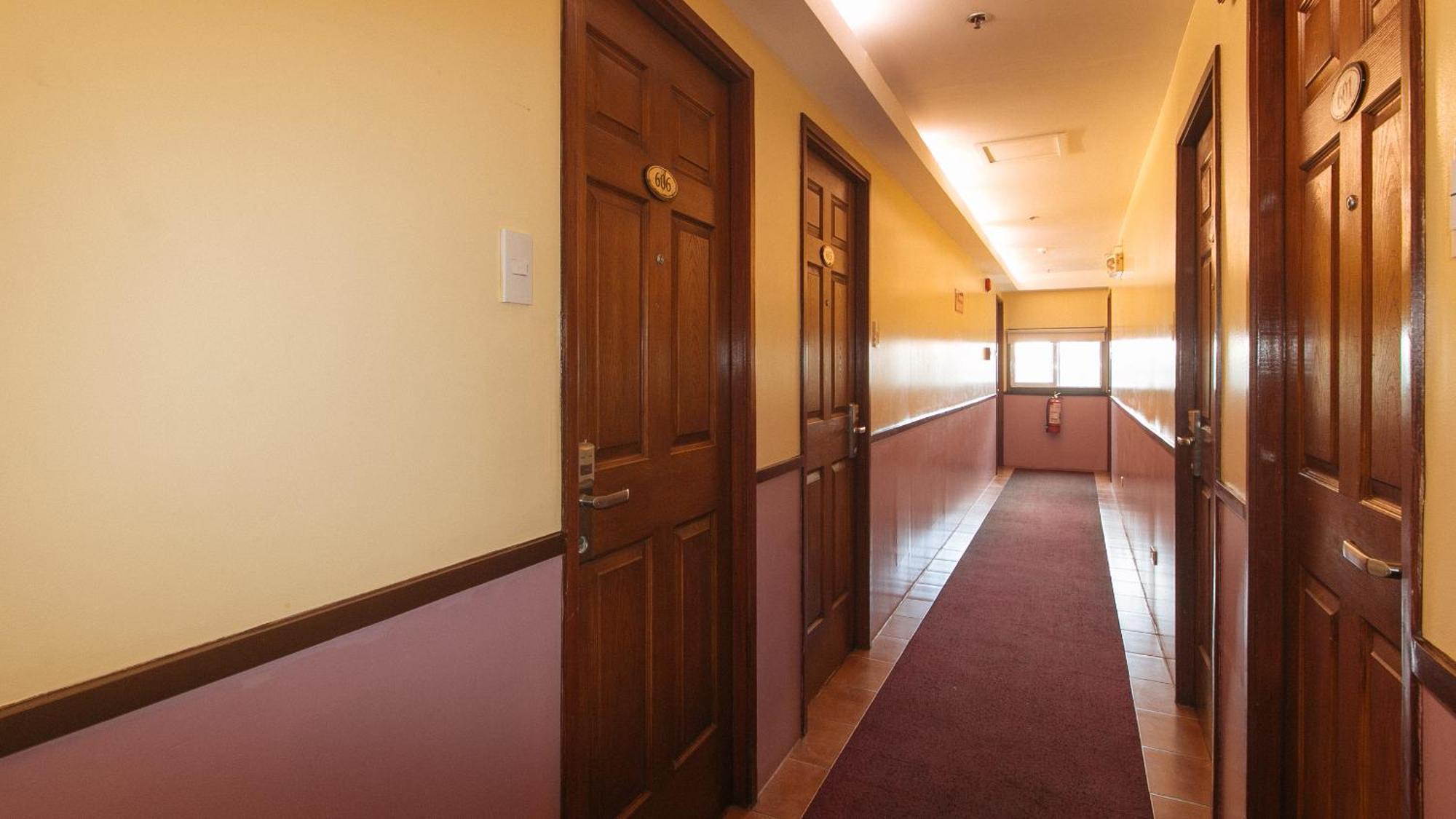 Reddoorz At Comfy Inn Ermita Manila Exterior foto